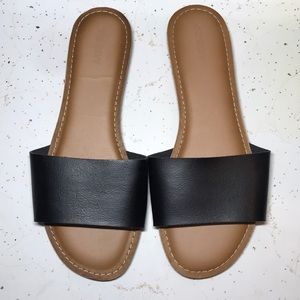 Old Navy Black Sandals